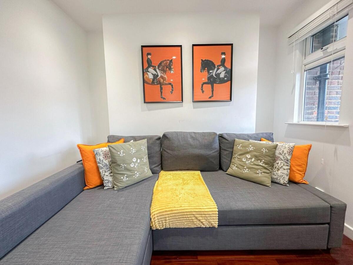 Cozy 2-bedroom Flat With Private Balcony Near Islington Station, Canonbury