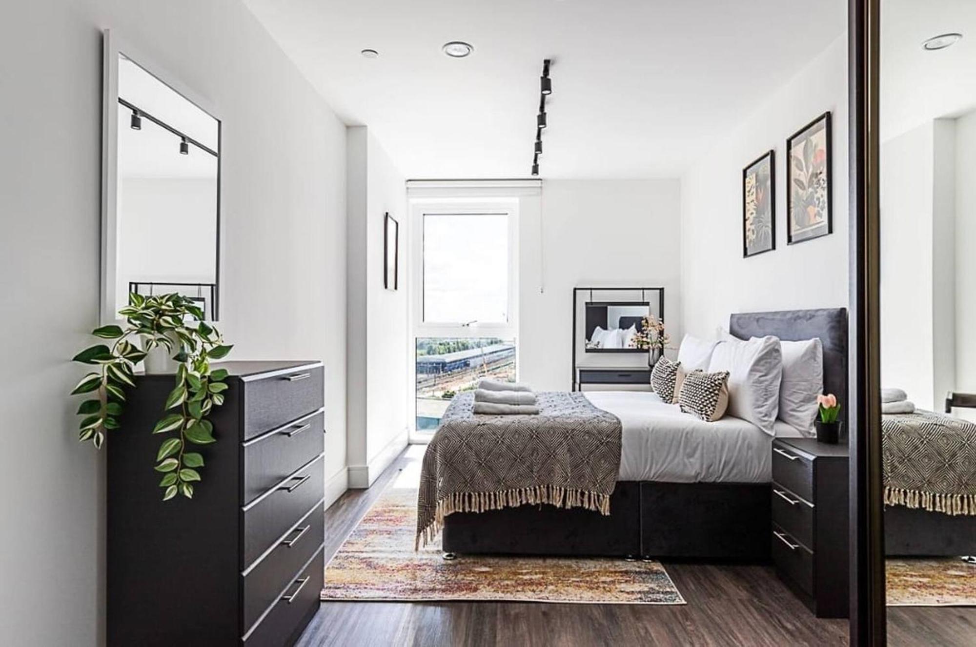 North Ken Vi - 2 Bedrooms - 2 Bathrooms - Balcony - Concierge London