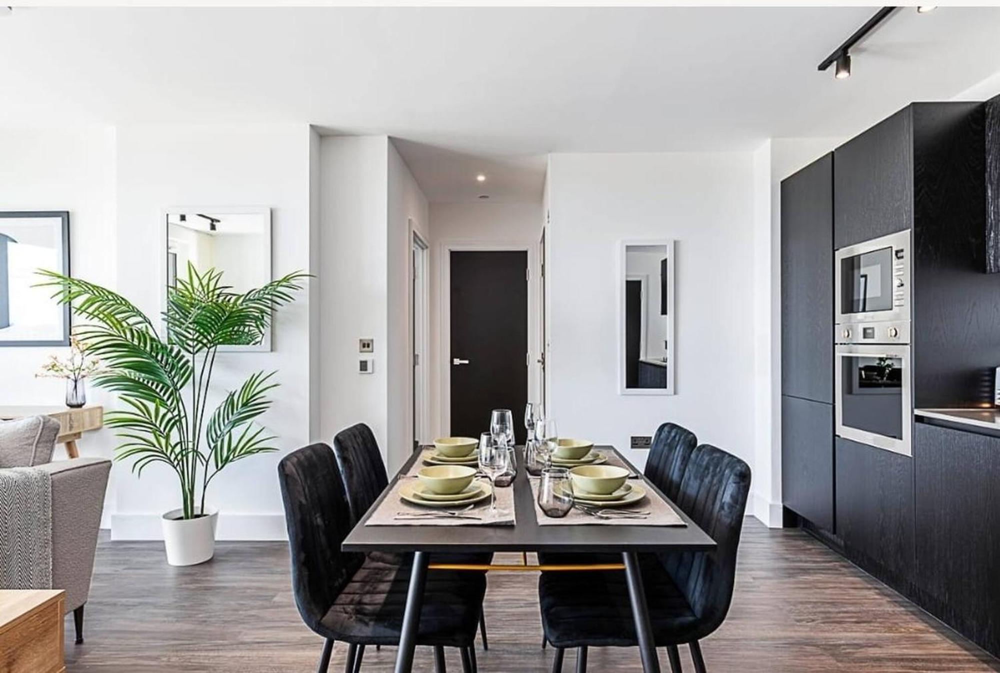 Apartment North Ken Vi - 2 Bedrooms - 2 Bathrooms - Balcony - Concierge London