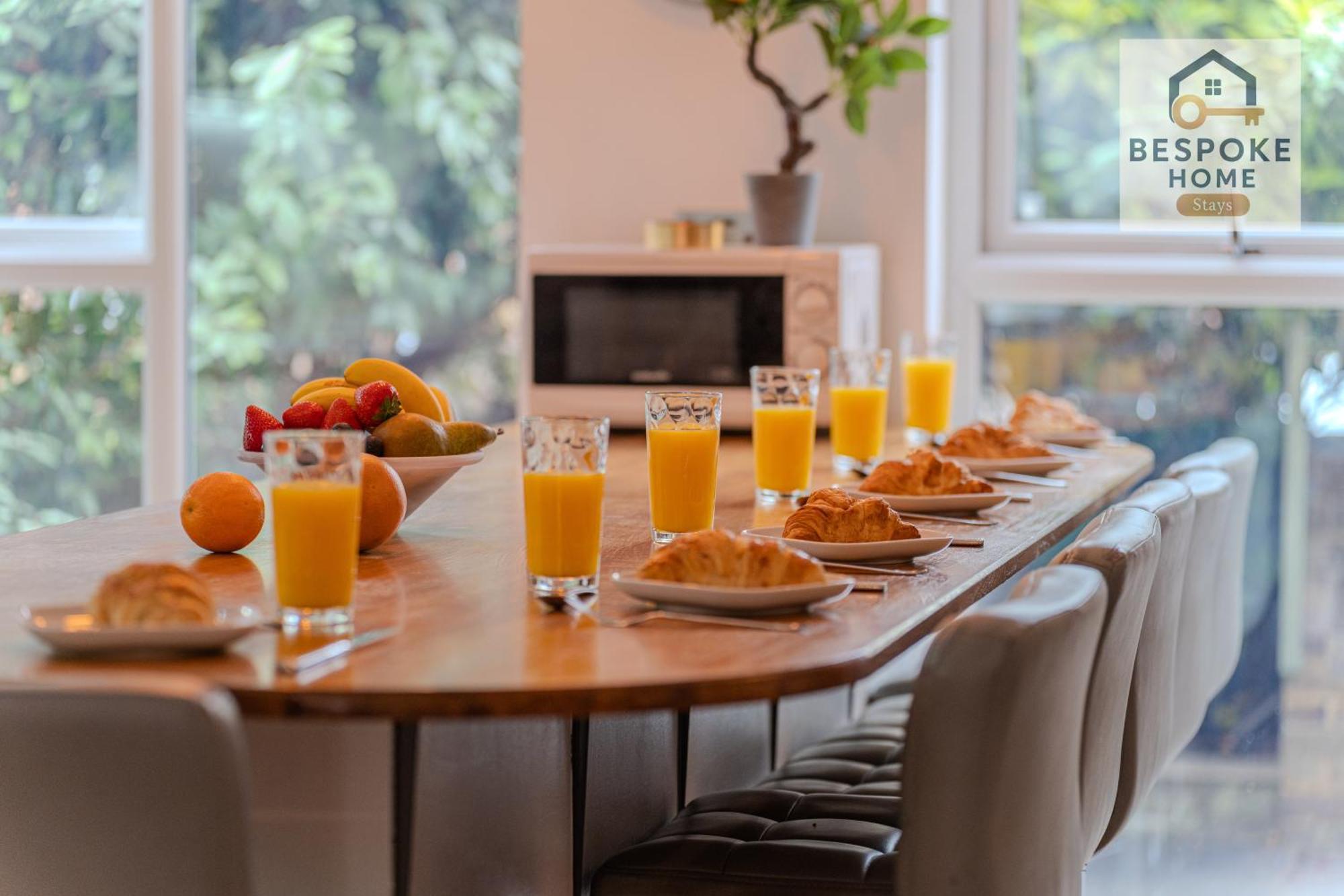 Modern 4 Bed 3 Bath House - 4 Groups With Free Parking - Central London Ferienhaus *