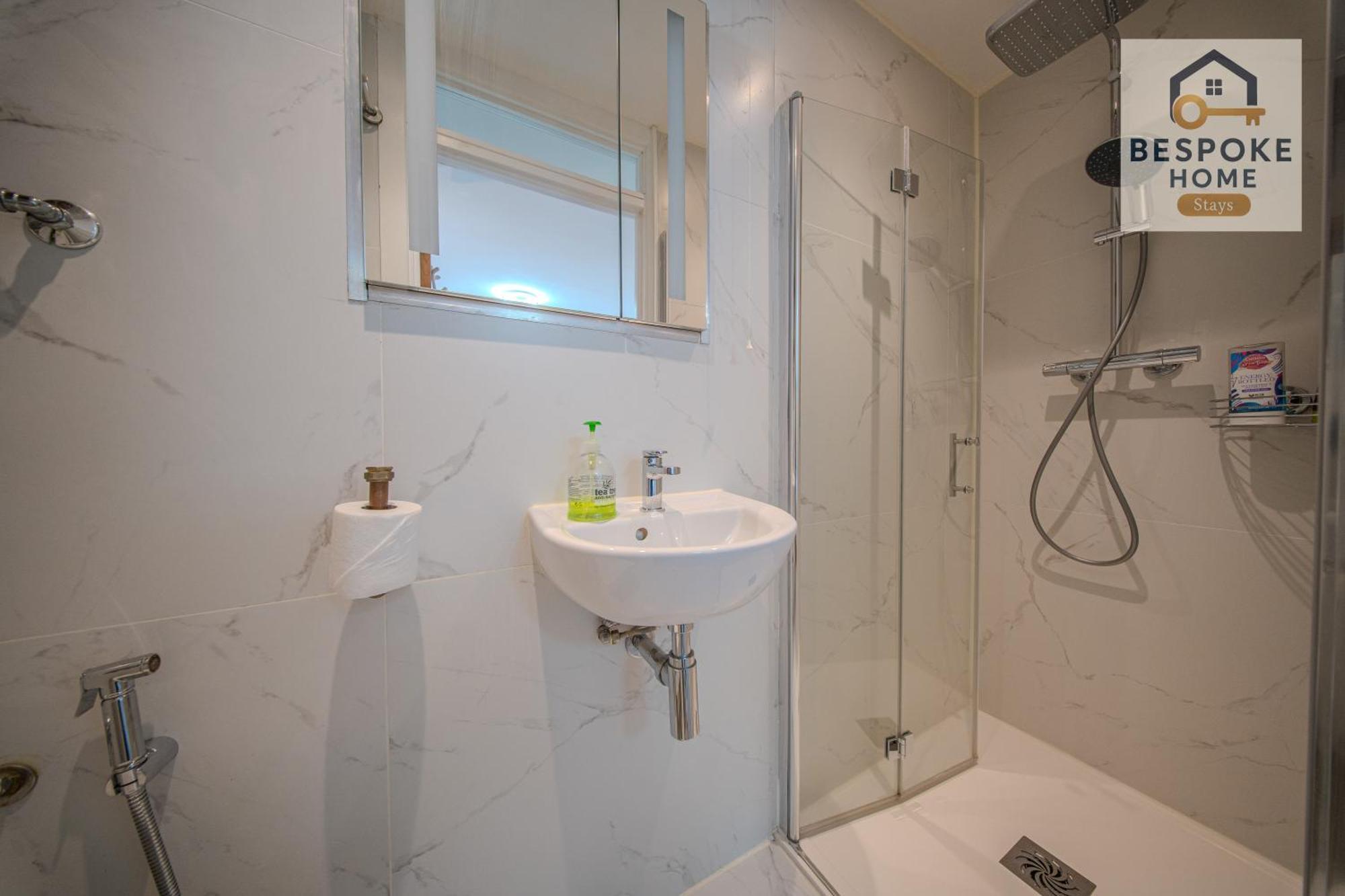 Modern 4 Bed 3 Bath House - 4 Groups With Free Parking - Central London