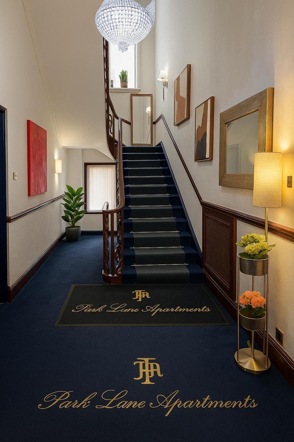 Park Lane Apartments/shaw House Apartment