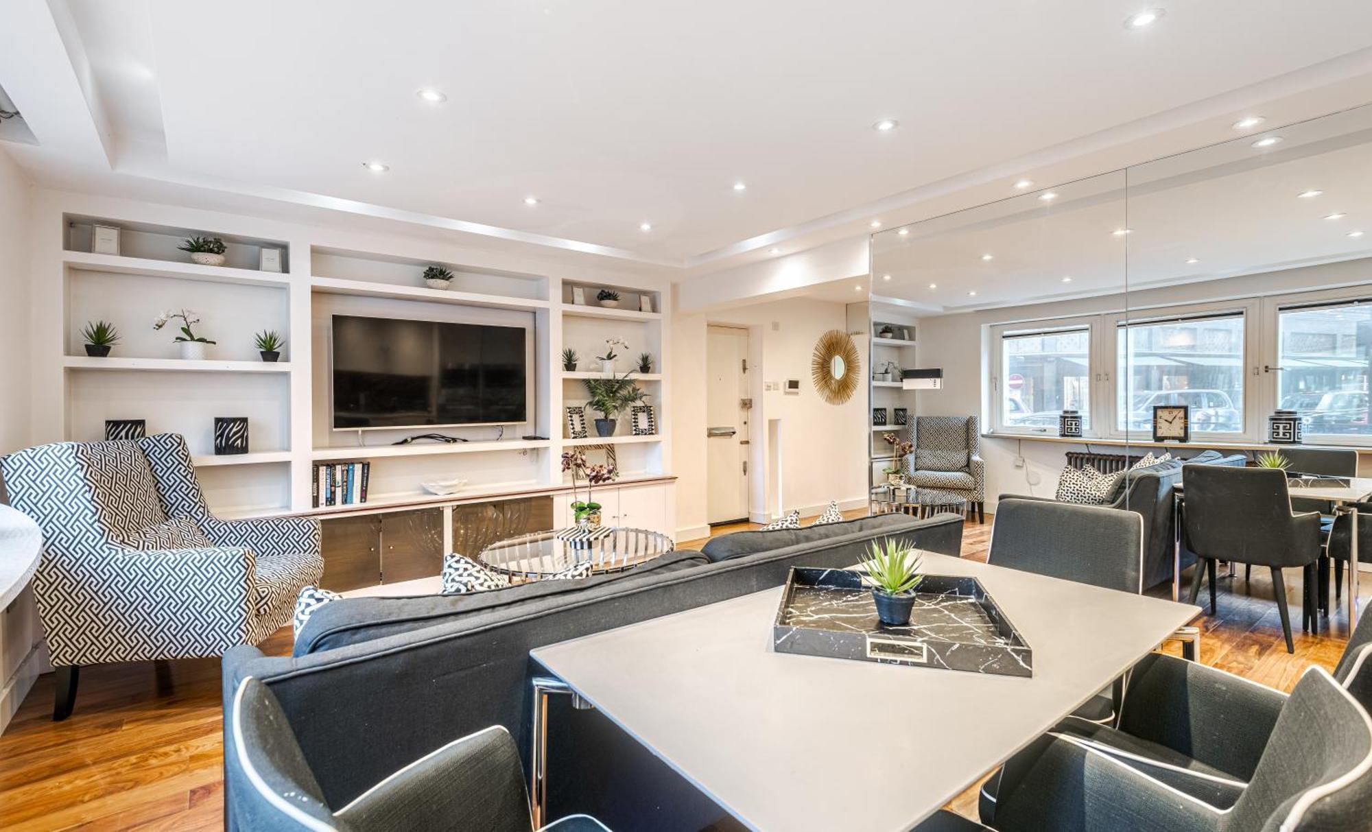 Elegant Ground Floor Apartment With Harrods View And Ac In Knightsbridge Apartment London