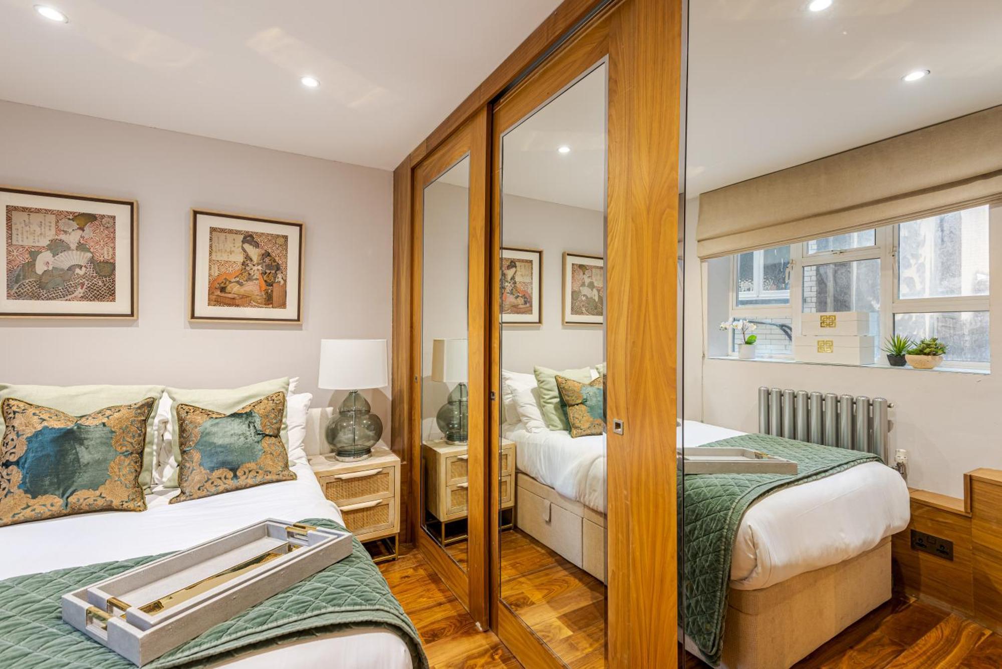 Elegant Ground Floor Apartment With Harrods View And Ac In Knightsbridge Apartment