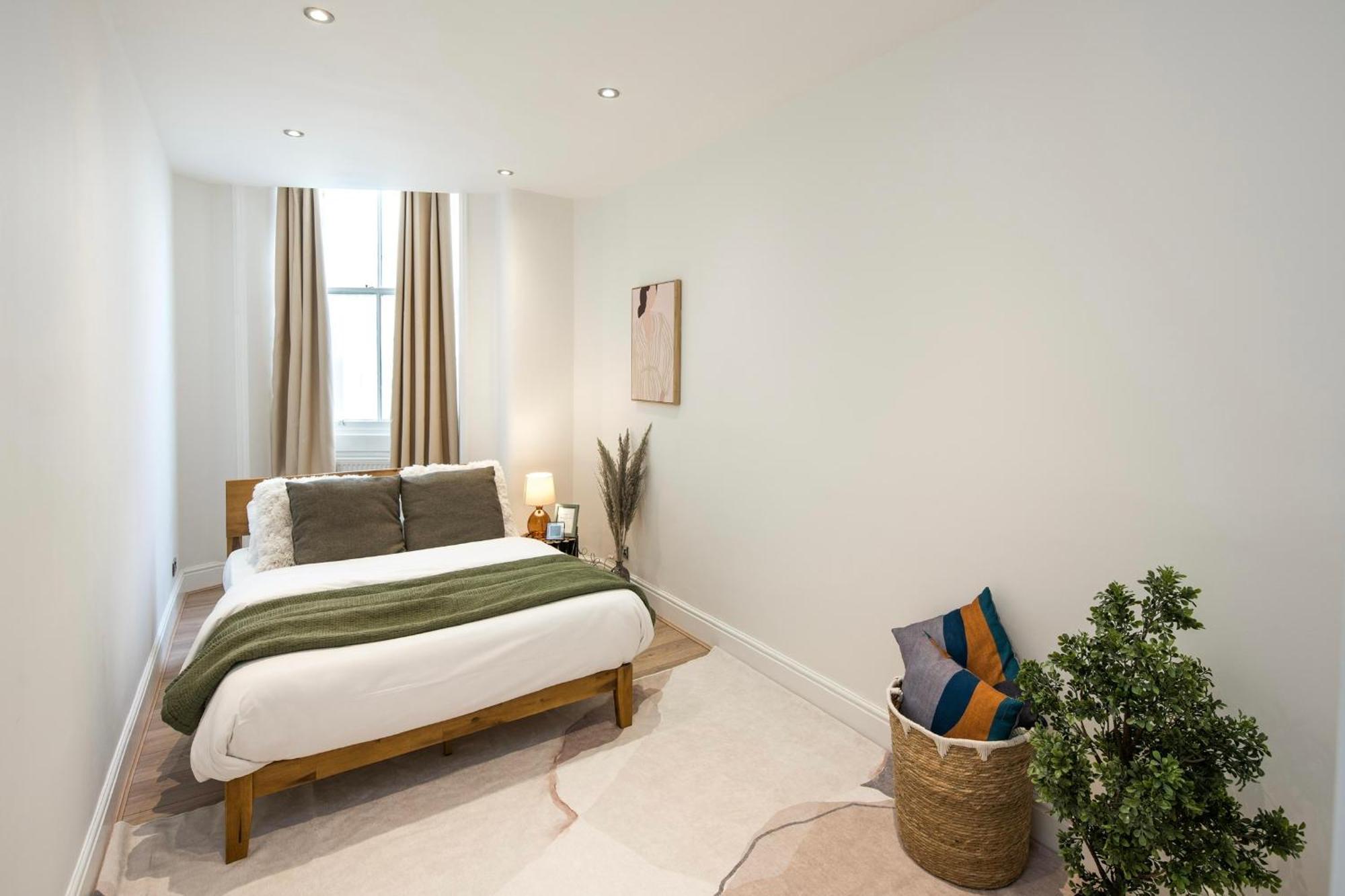 Apartment 4 Bed By Gloucester Road Station *