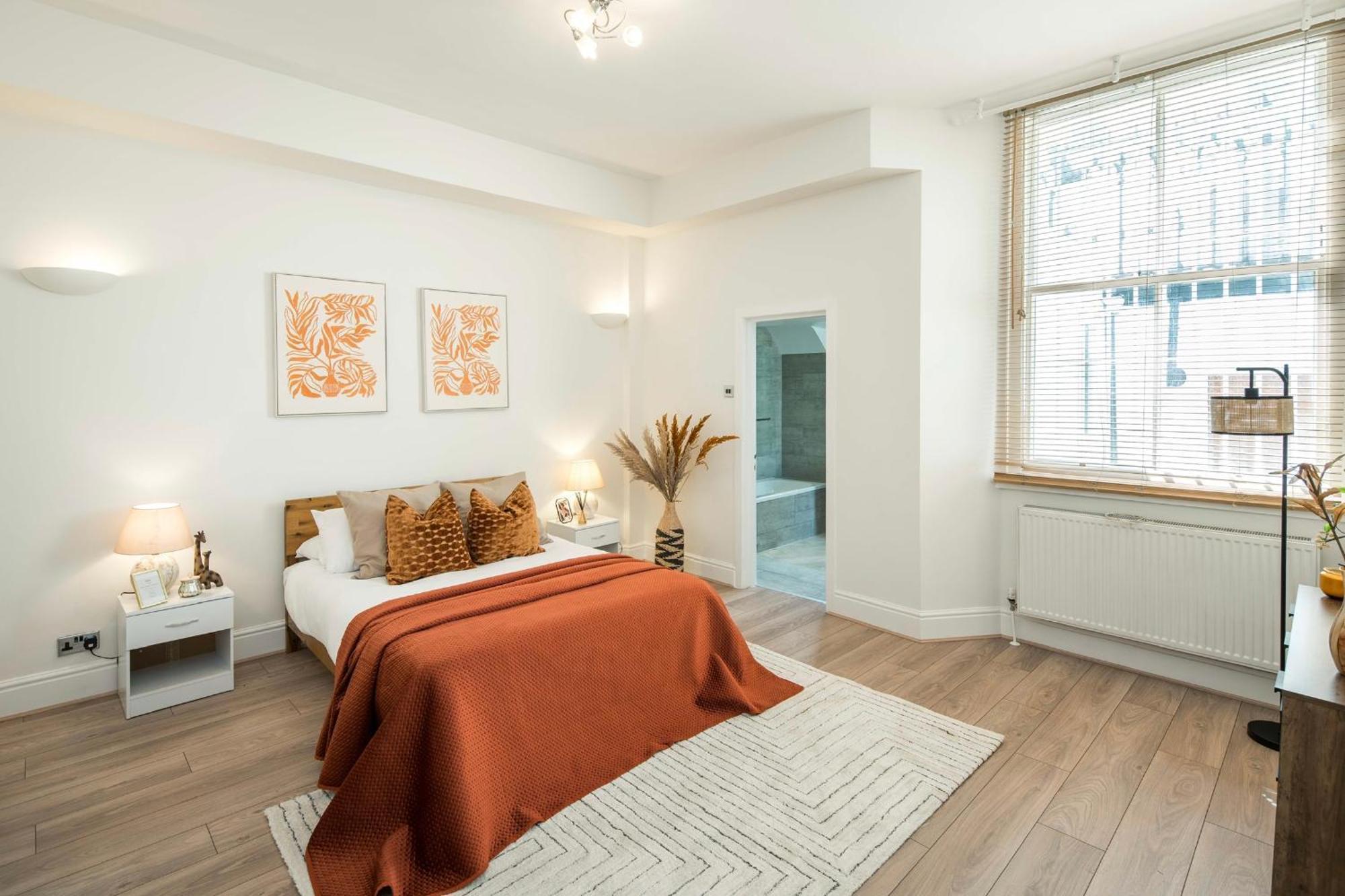 4 Bed By Gloucester Road Station Apartment London