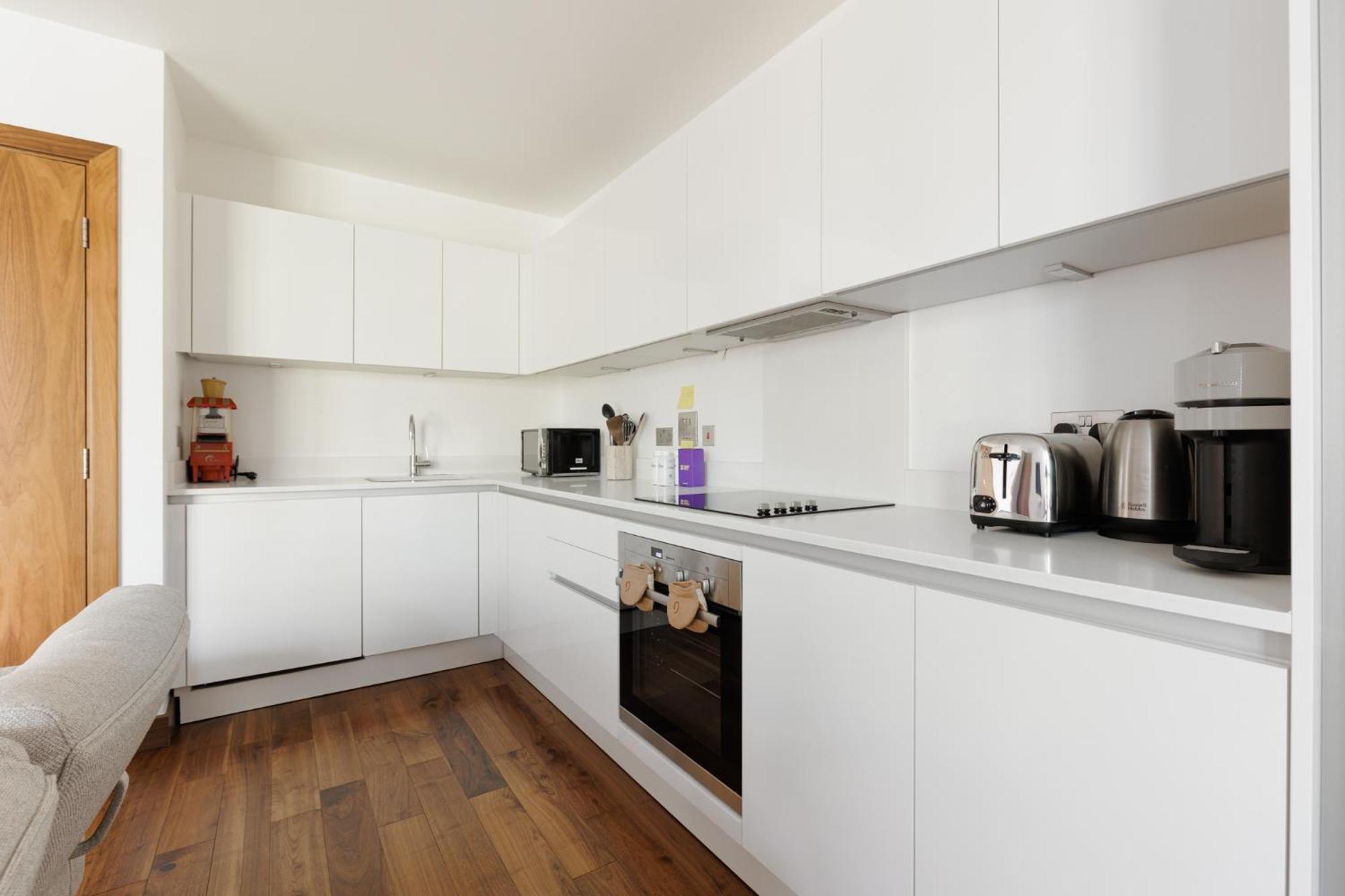 Cosy 2br Flat, West Hampstead, 4 Mins To Tube * London