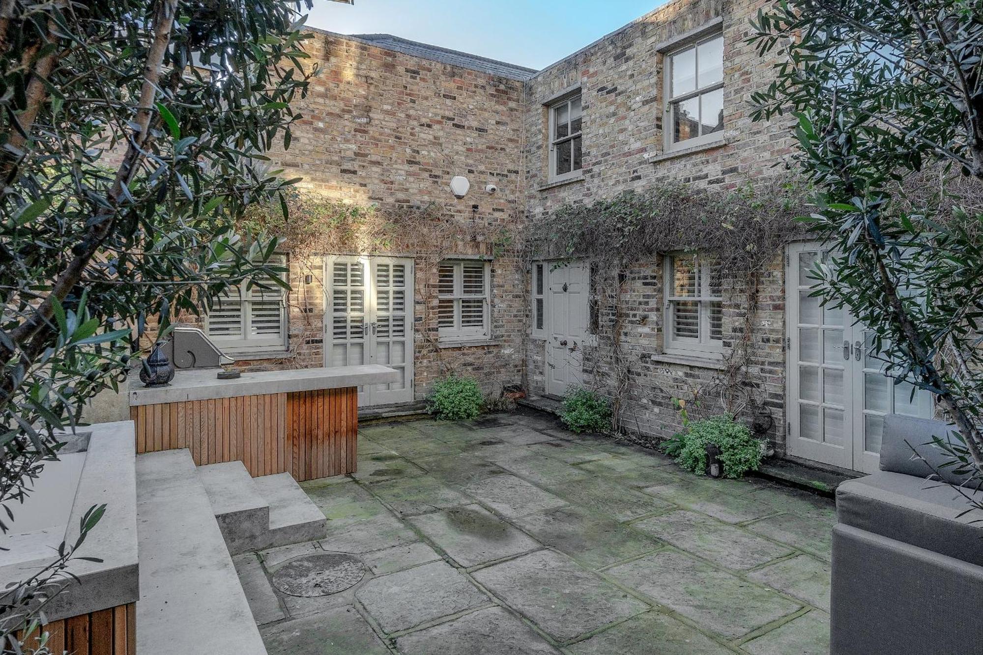 Fabulous Oasis For Unique Experience In Clapham Holiday home London