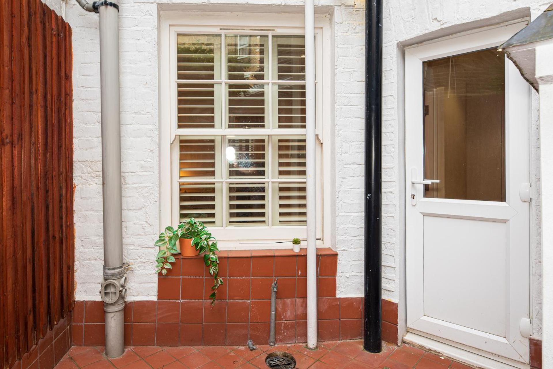 3 Bedroom With Private Terrace In Pimlico, Westminster, Victoria London