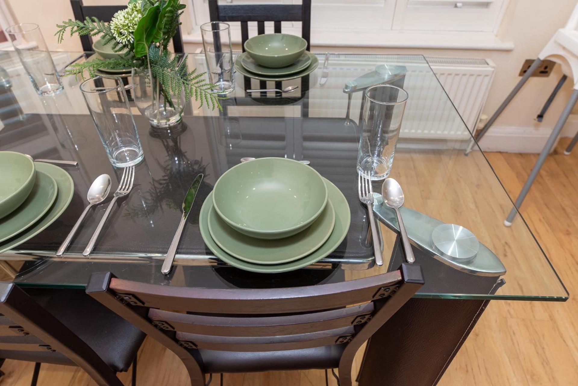 3 Bedroom With Private Terrace In Pimlico, Westminster, Victoria Apartment *