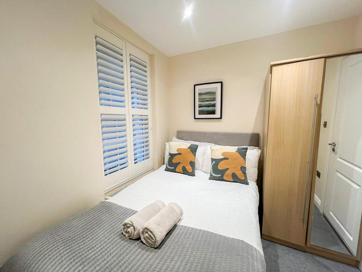 3 Bedroom With Private Terrace In Pimlico, Westminster, Victoria Apartment *
