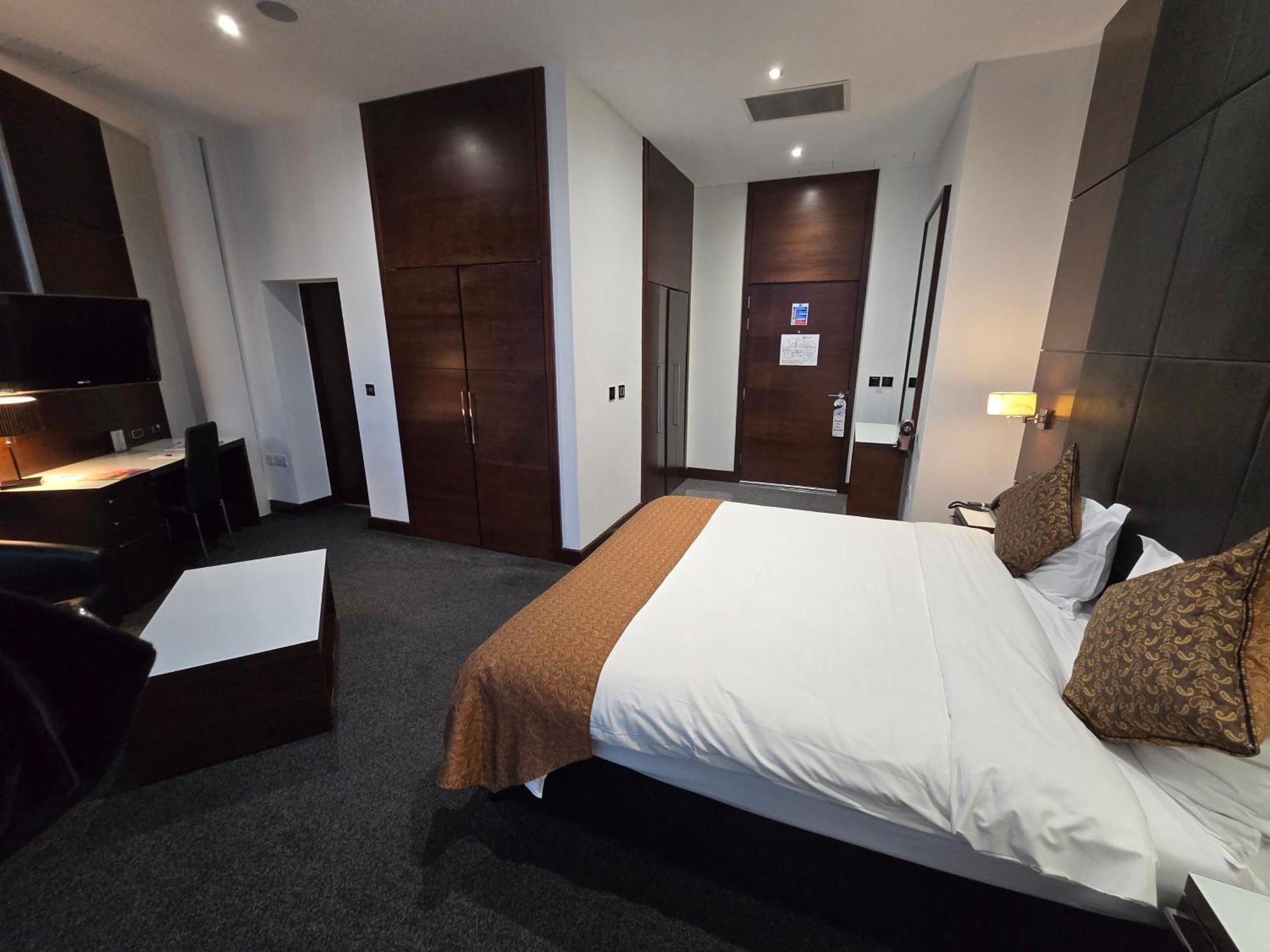 Hotel Rafayel &