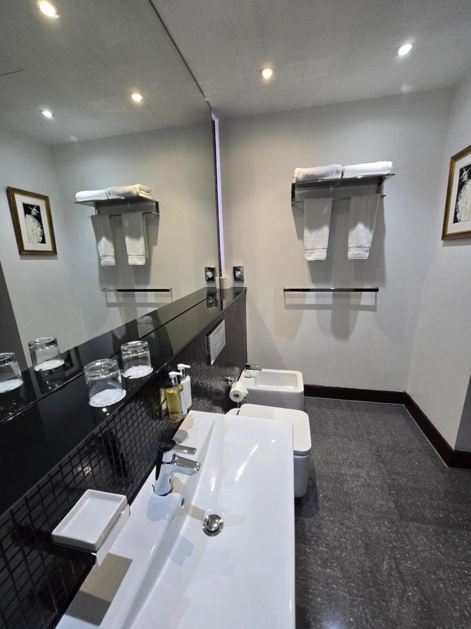 Hotel Rafayel &