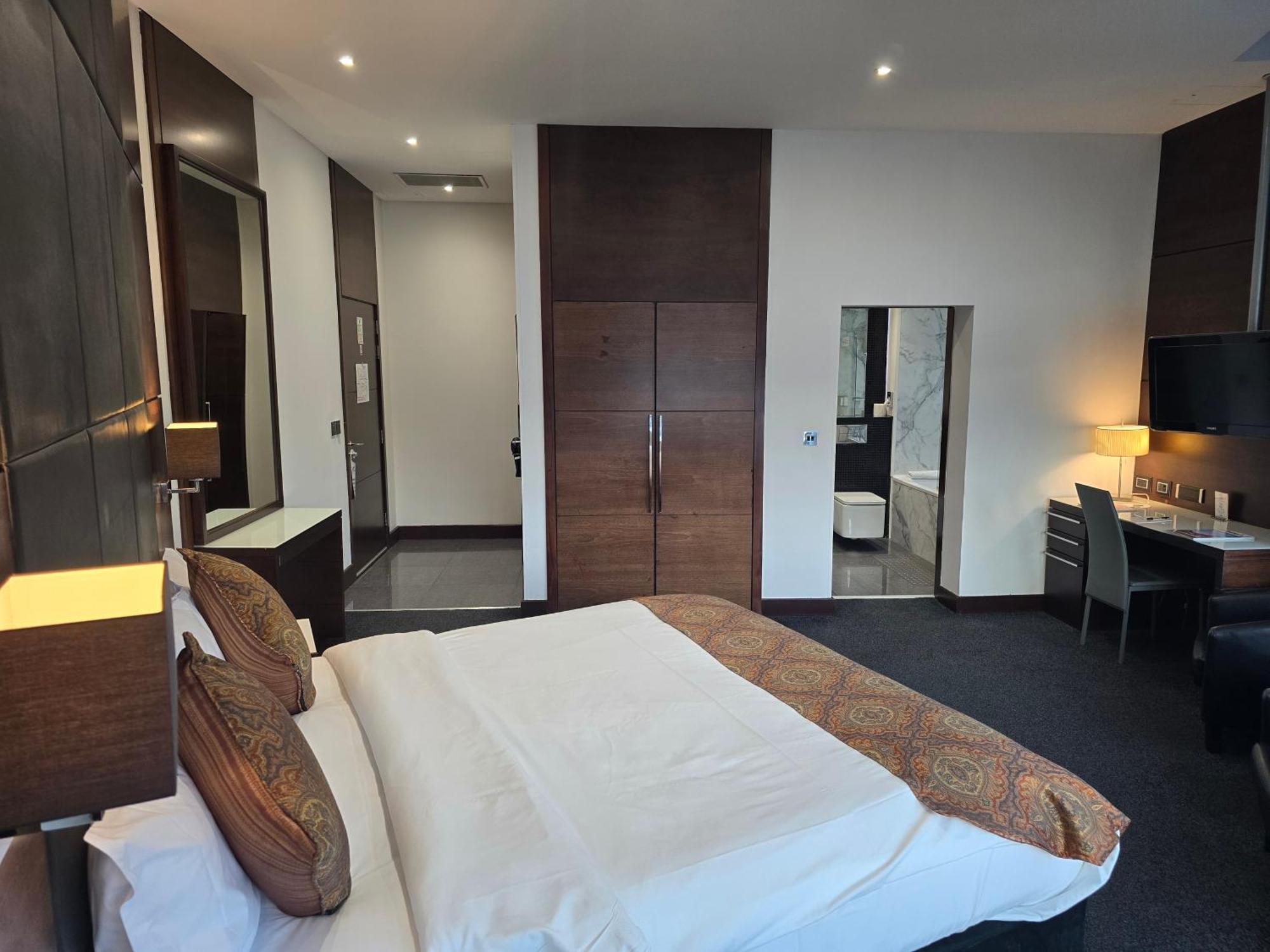 Hotel Rafayel & 5*