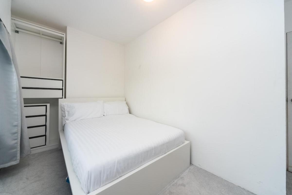 Apartment Stunning Contemporary 2 Bed With Parking London