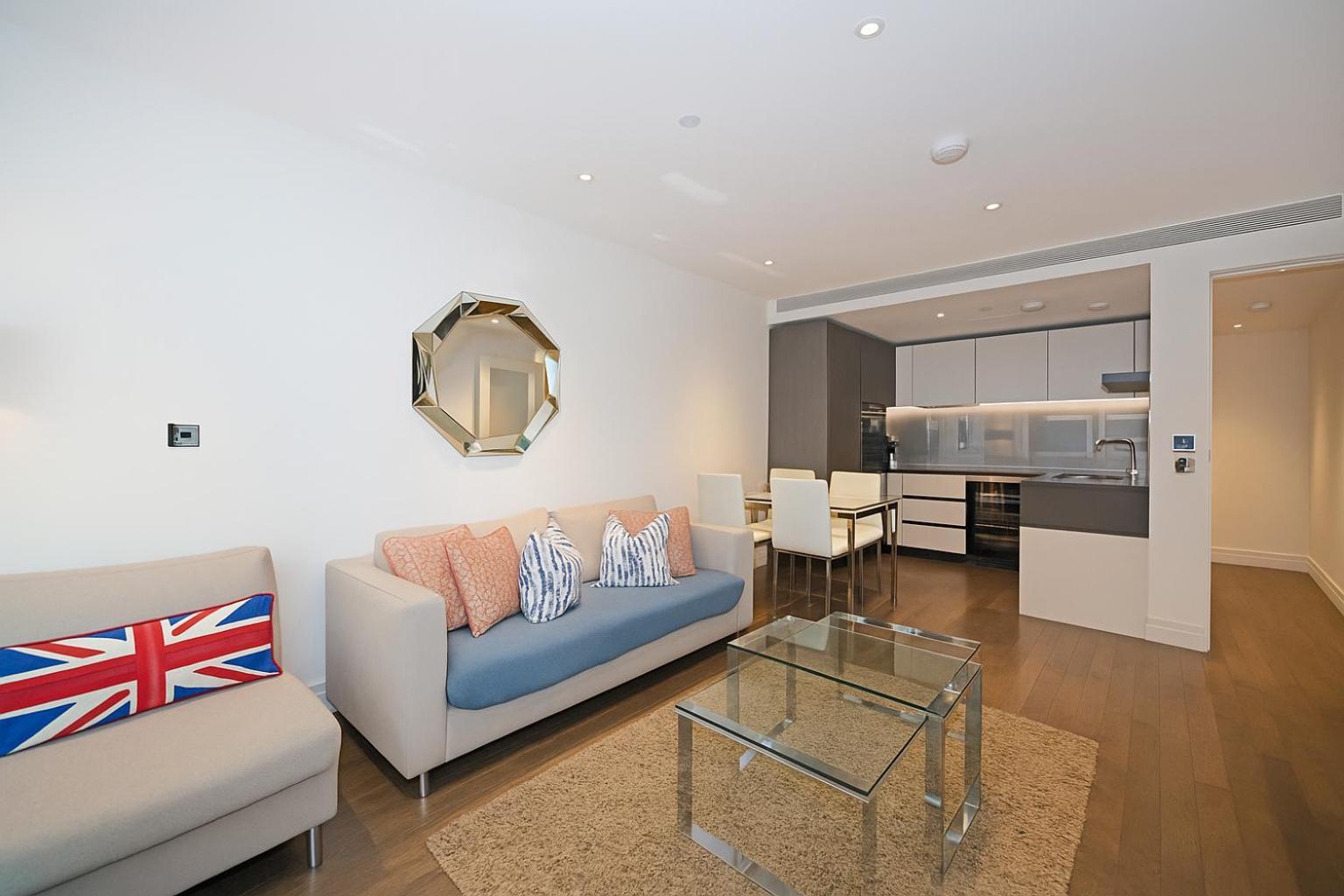 Two Bedroom Flat-heart Of Apartment *