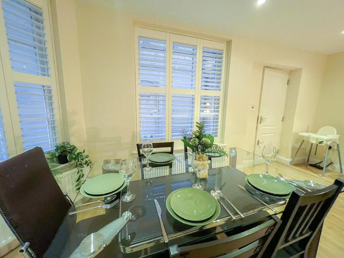 3 Bedroom With Private Terrace In Pimlico, Westminster, Victoria