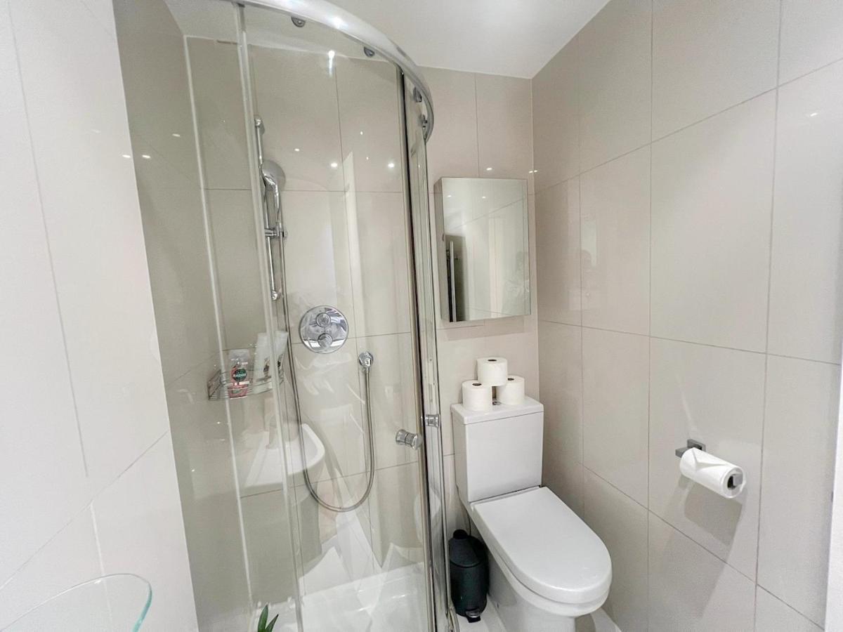 Apartment 3 Bedroom With Private Terrace In Pimlico, Westminster, Victoria *