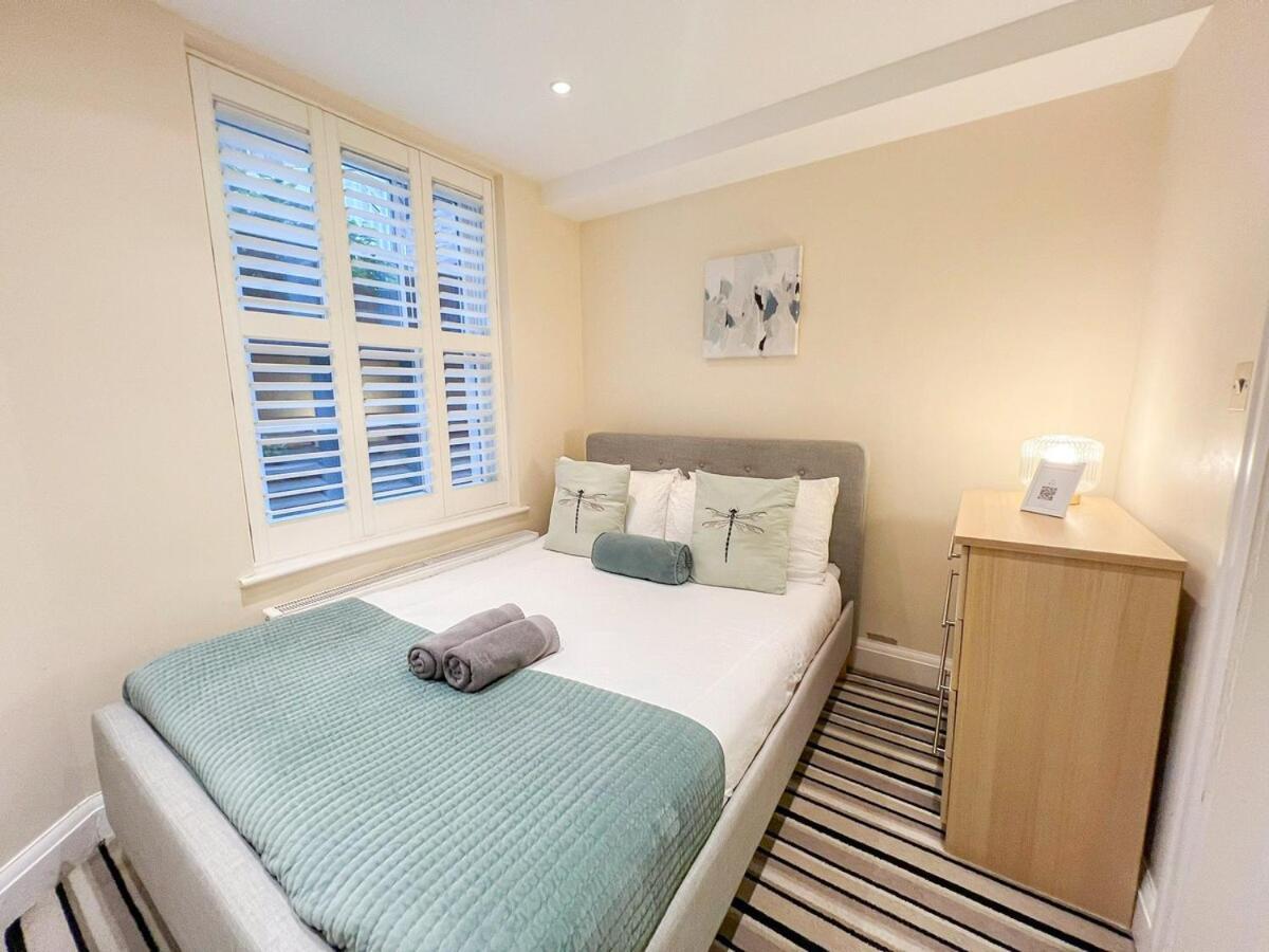 Apartment 3 Bedroom With Private Terrace In Pimlico, Westminster, Victoria