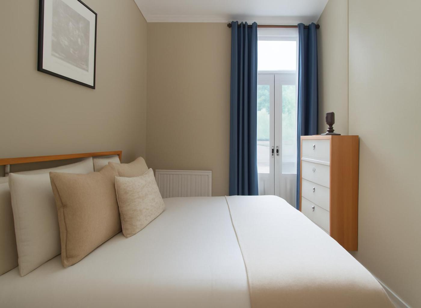 2 Bed Apartment In Finsbury With Garden Apartment *