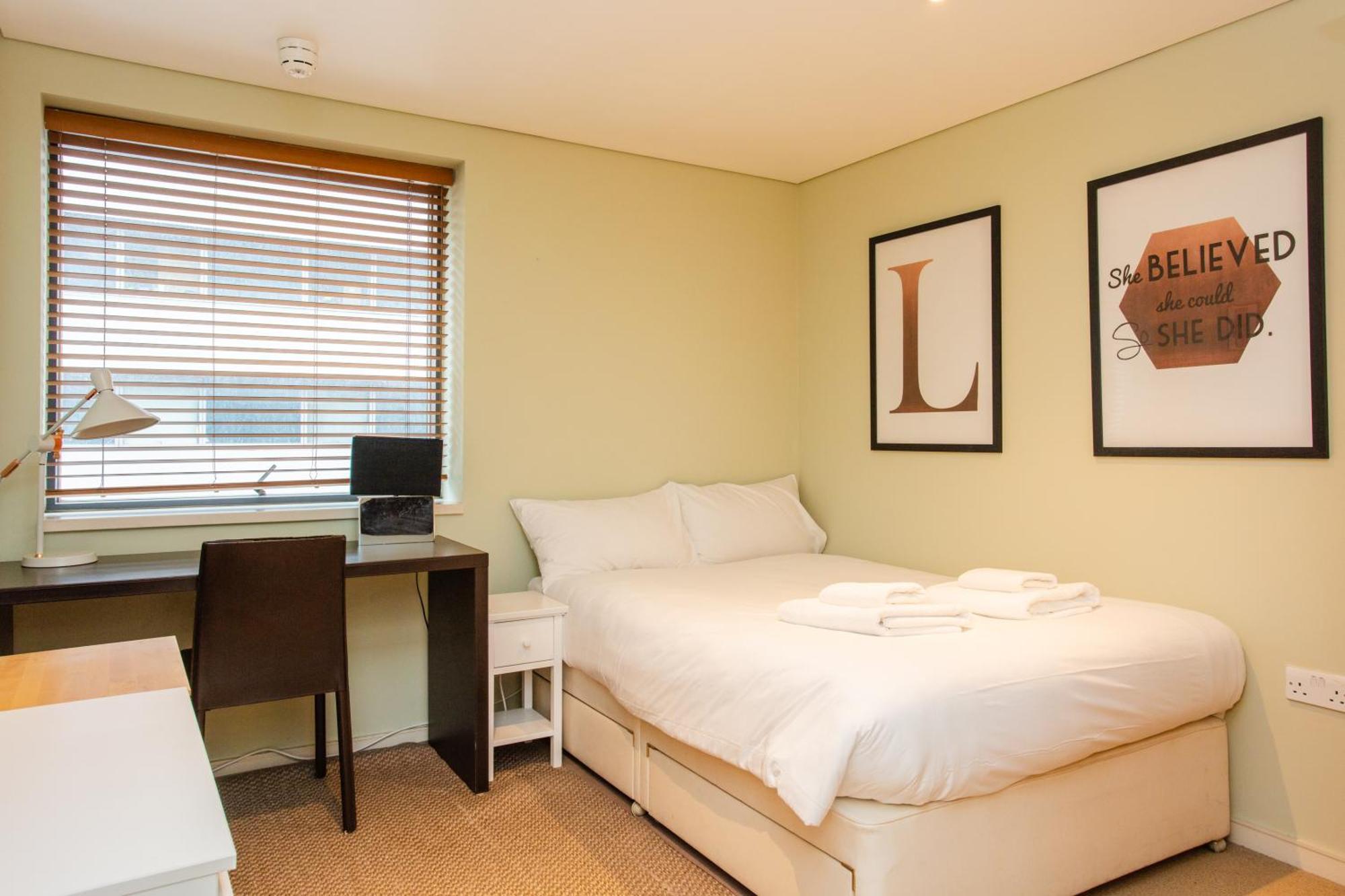 Modern 3 Bedroom In Paddington Apartment *