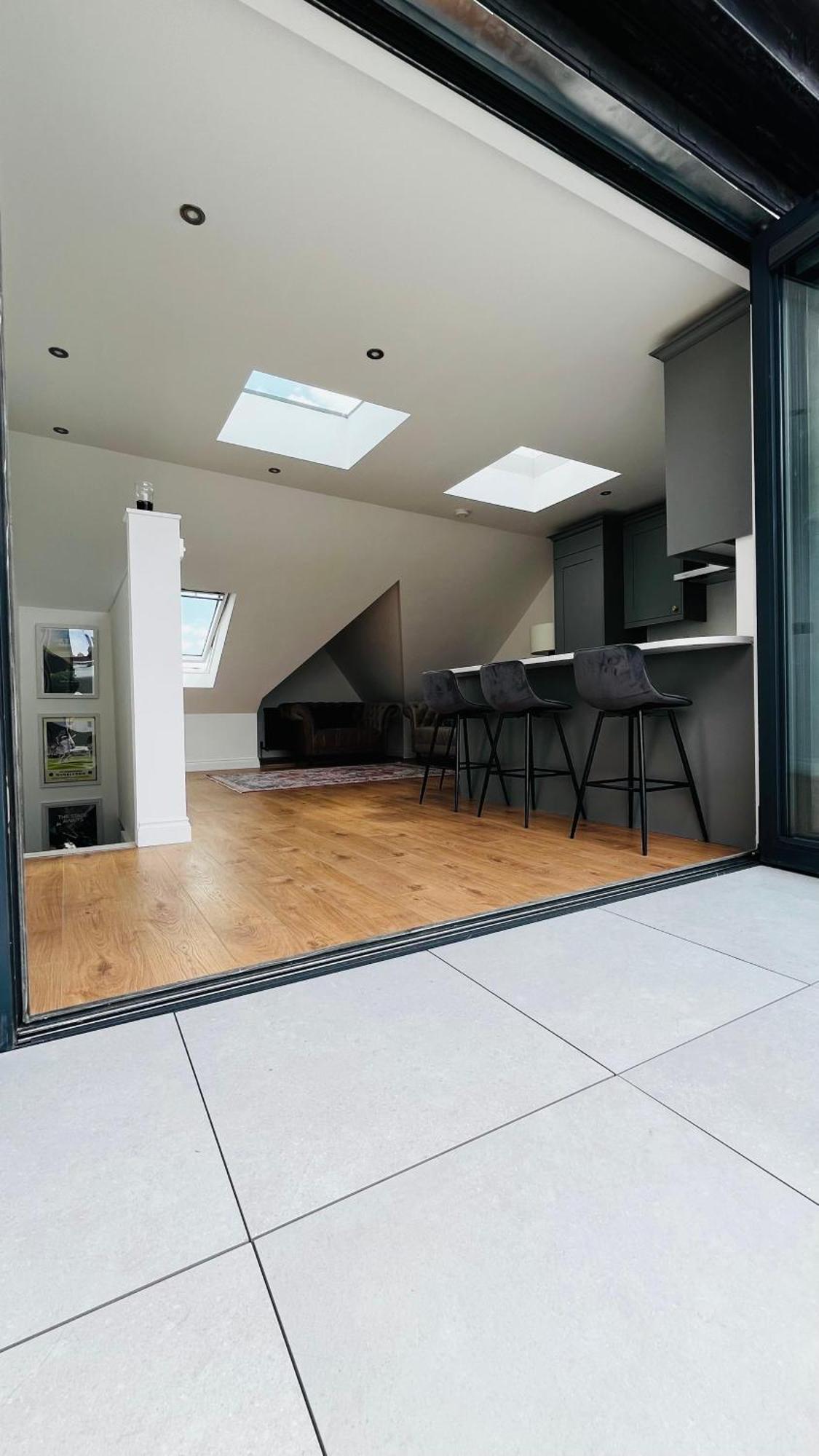 Grass Court Terrace - Walking Distance From Wimbledon Championships Apartamento Londres