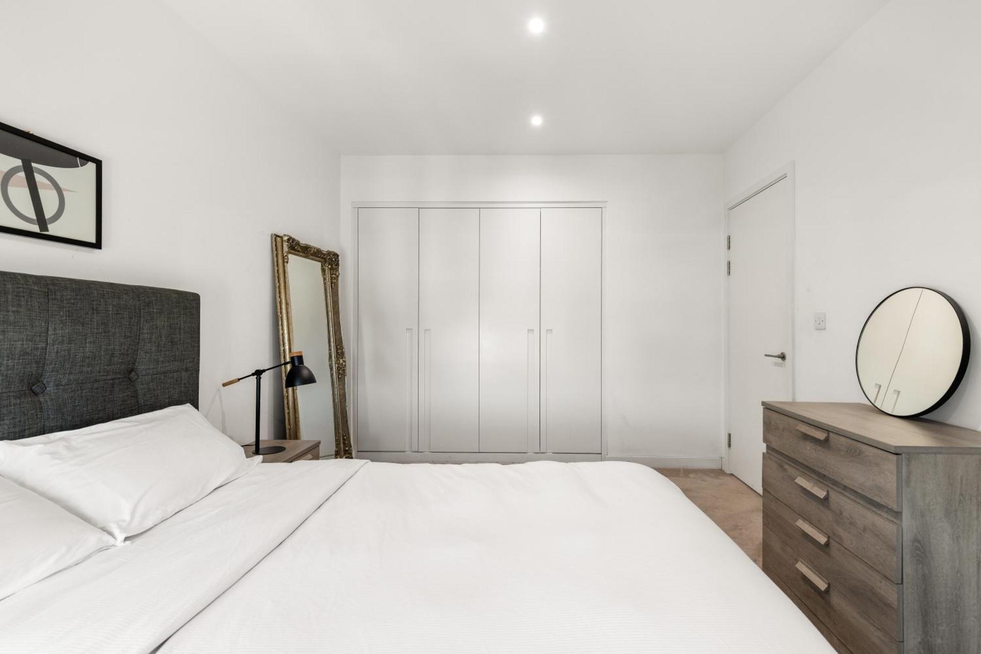 Spacious Modern 1 Bed Apartment.