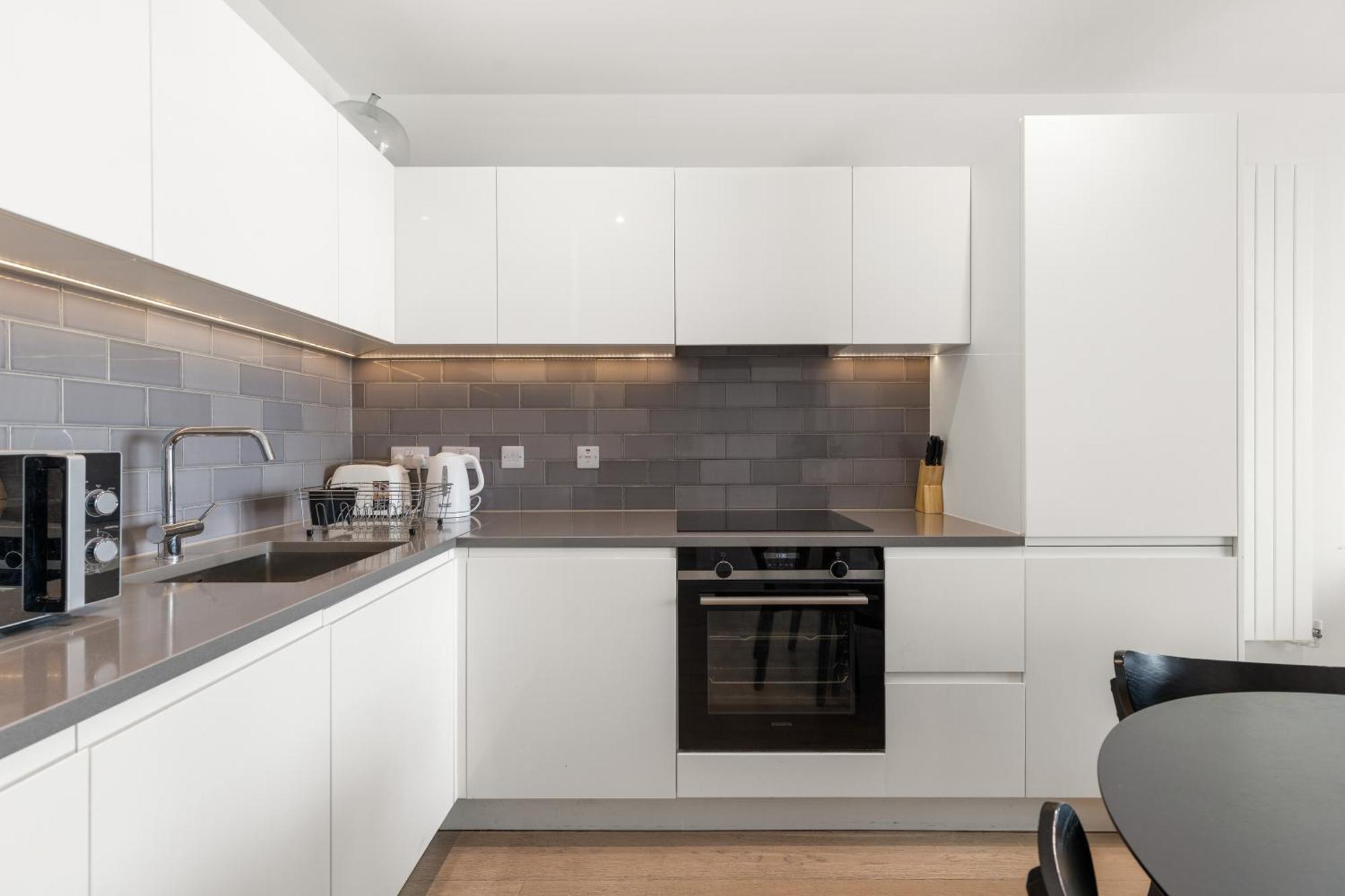 Apartment Spacious Modern 1 Bed Apartment.
