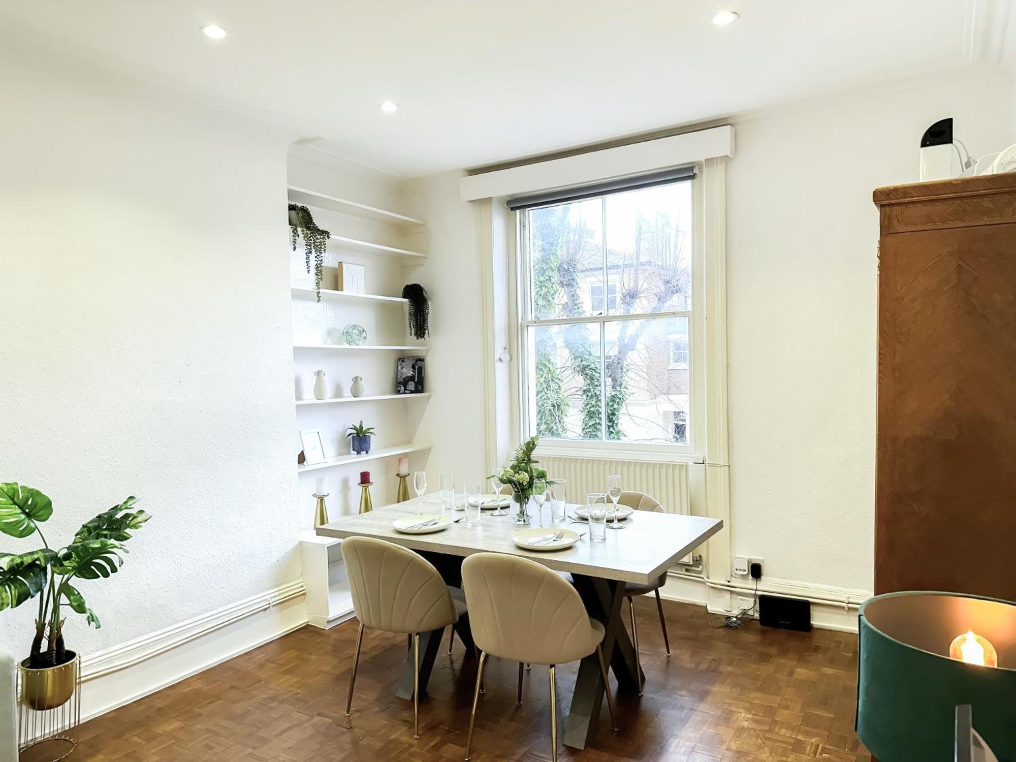Stylish 2-bedroom Near Abbey Road, Maida Vale Apartment *