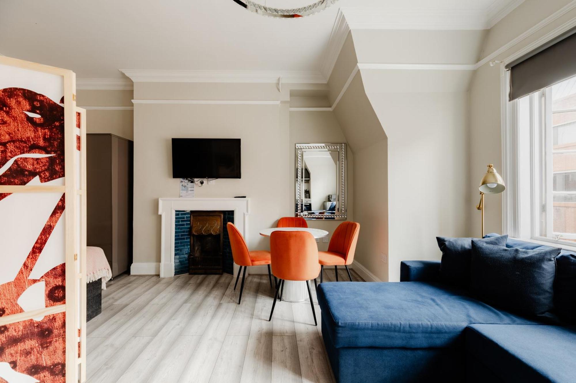 Apartment In The Heart Of High Street Kensington
