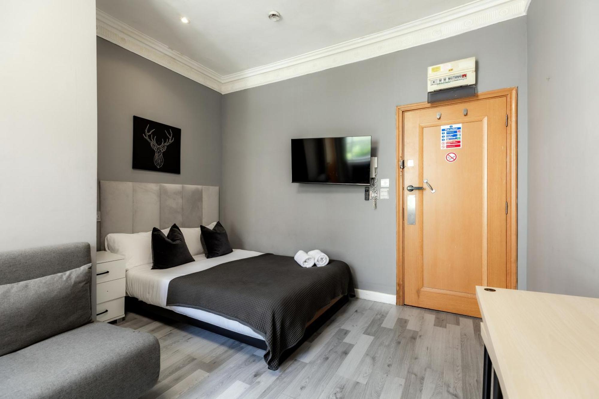 Britannia Hyde Park Hotel London