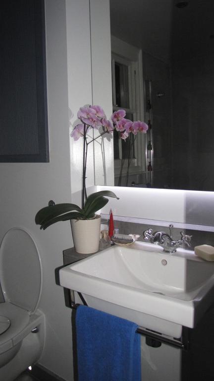 Holmewood Homestay London