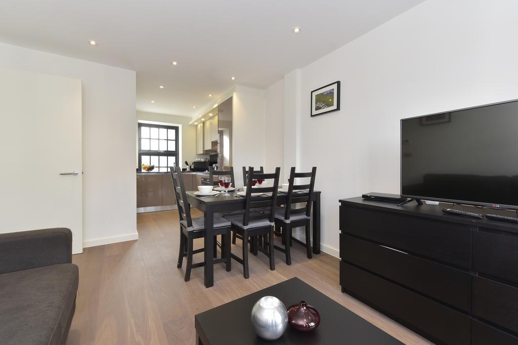 Excelsior Apartment *