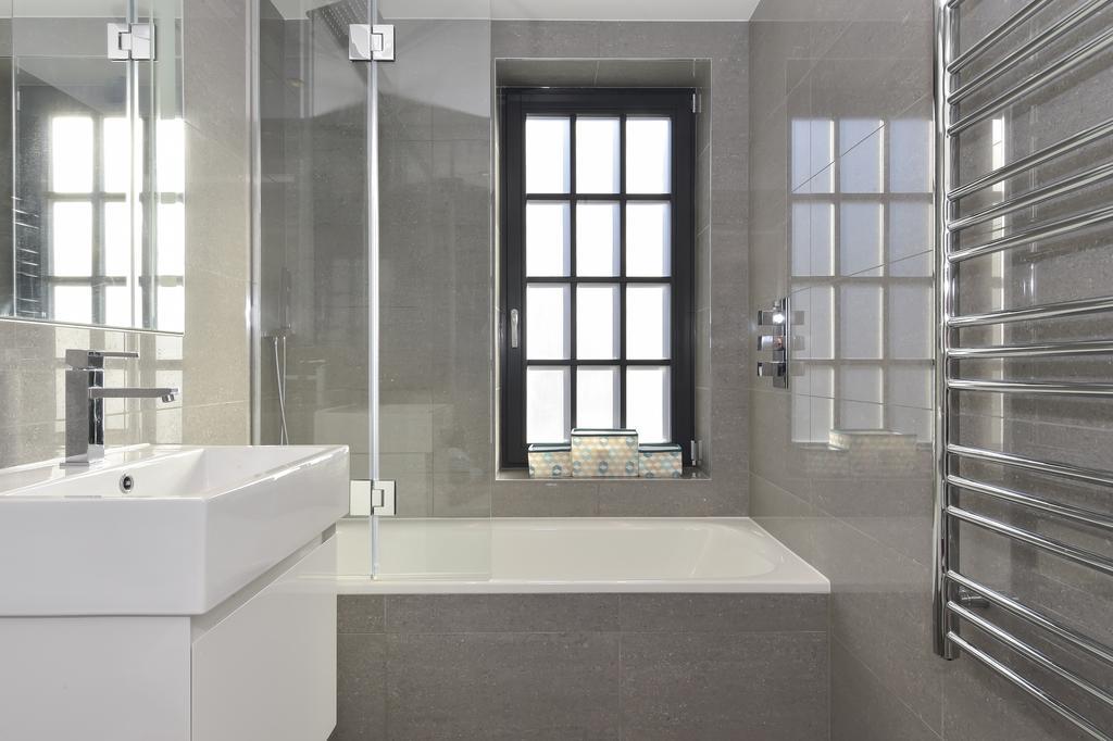 Excelsior Apartment *