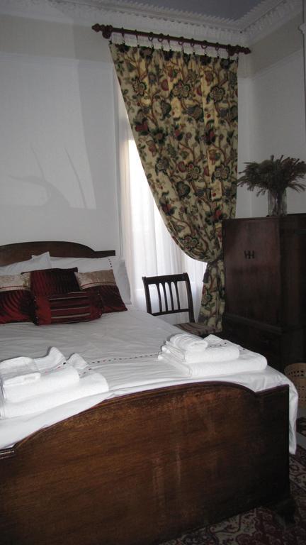 Holmewood Homestay London