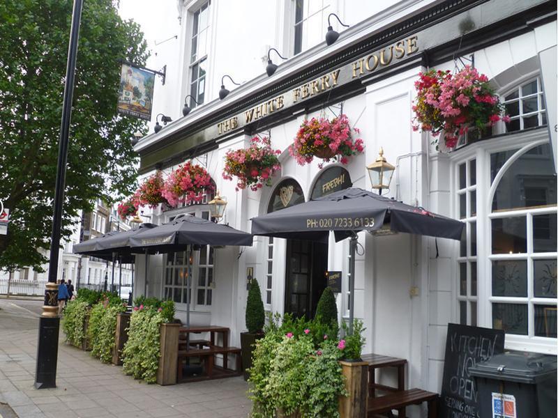 Publove @ The White Ferry, Victoria Hostel *