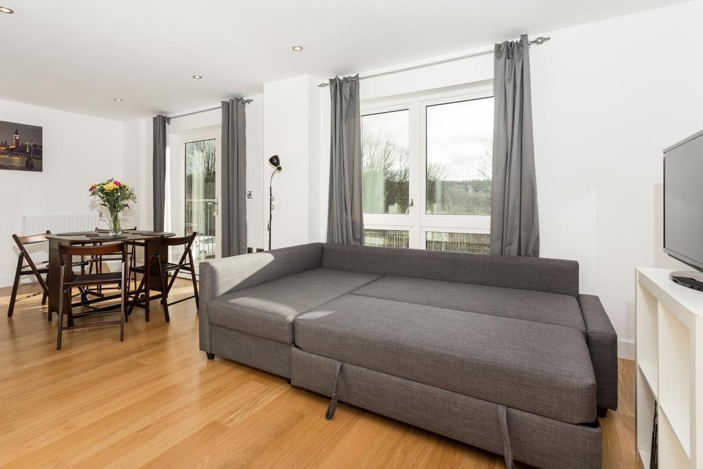 Joivy Lovely 1-bed Flat Near 02 Arena *