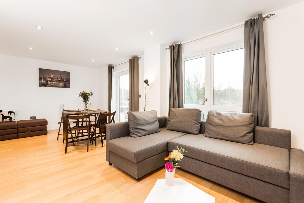 Joivy Lovely 1-bed Flat Near 02 Arena * London