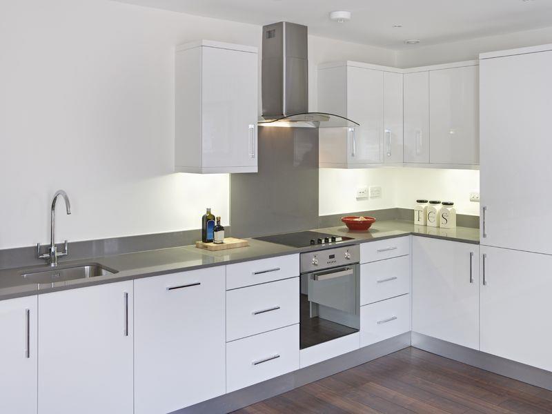 Kensington One Apartment *