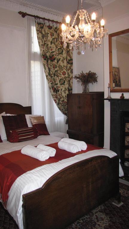 Homestay Holmewood London