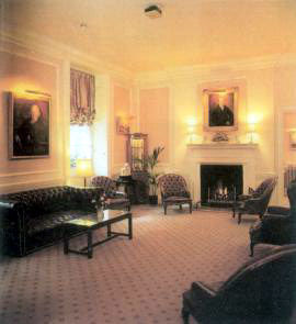 Hotel Bryanston Court