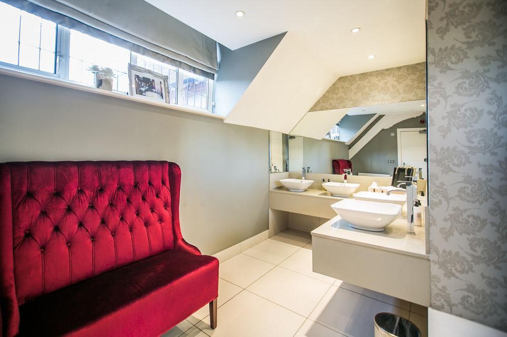 The Pillar Hotel London