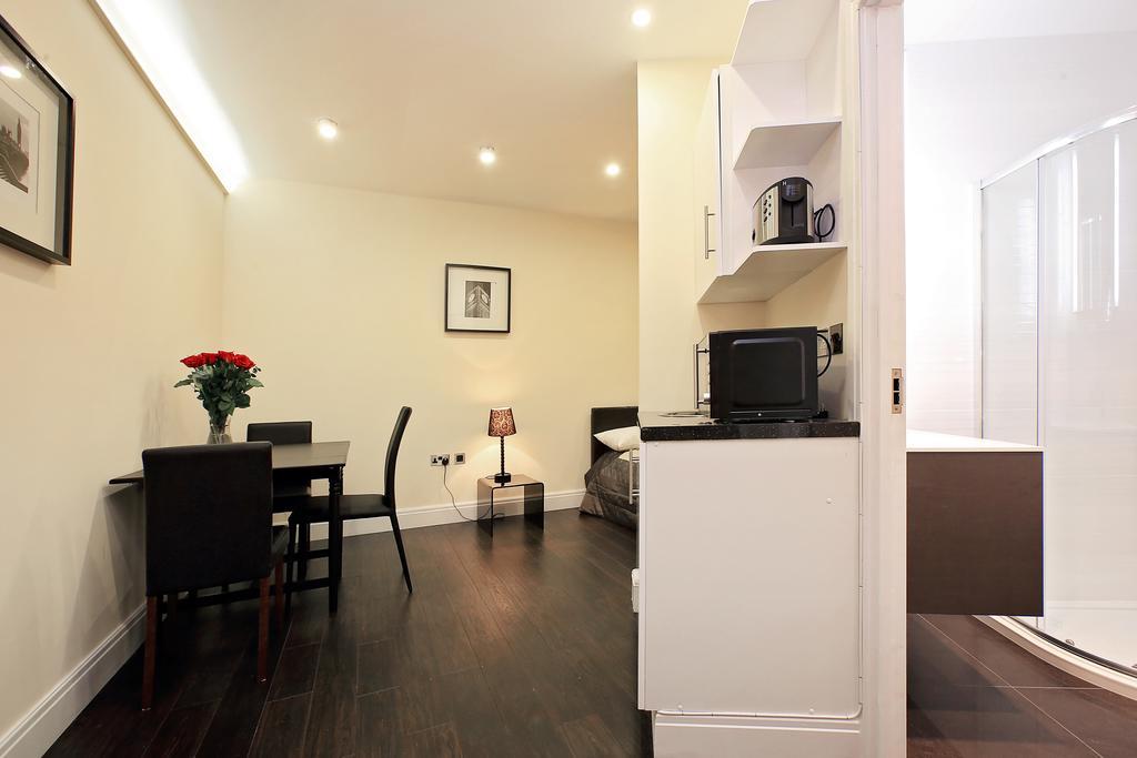 Apartment At Camden Square *