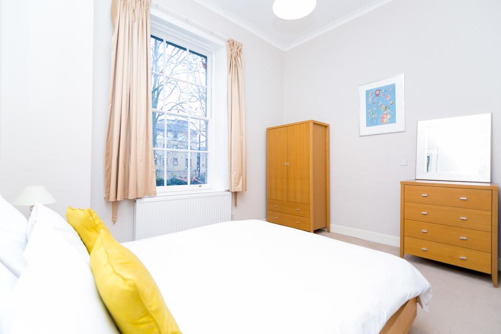 Bridge House Canary Wharf Apartment London