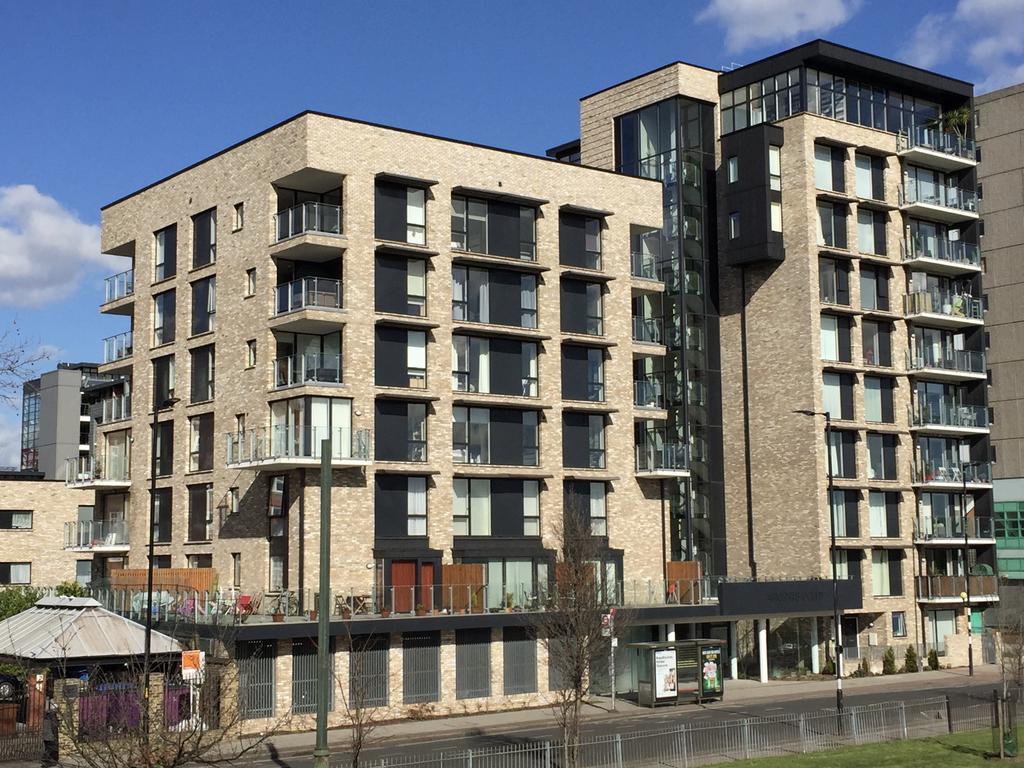 Arments Court