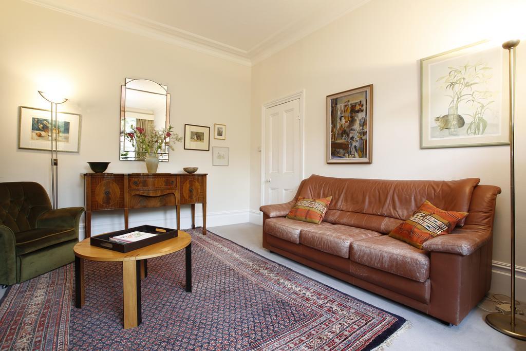 Holiday home Veeve - House Dyne Road - Kilburn London