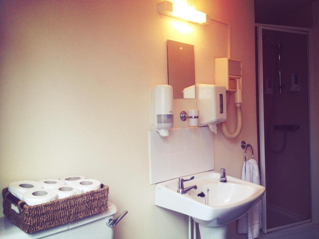 Travel Joy Hostels *
