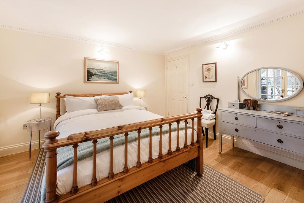 Hyde Park Terrace London