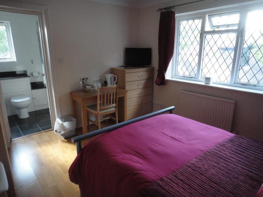 The Oaks Guest house London