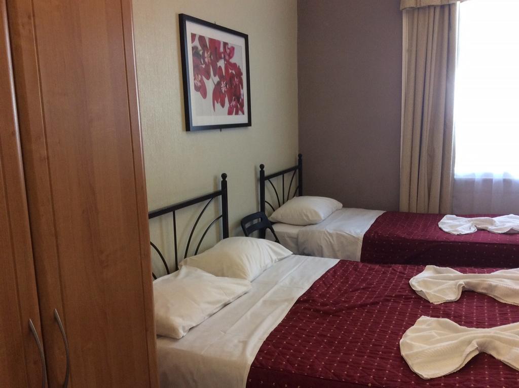 Hotel Central Hotel 2*